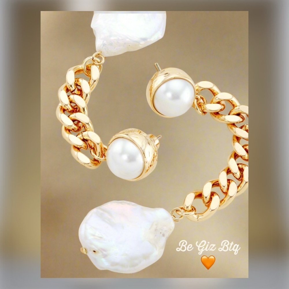 🔥🔥DANNIJO Authentic Kate Gold Tone & Faux Pearl Asymmetric Chain Earrings NWT